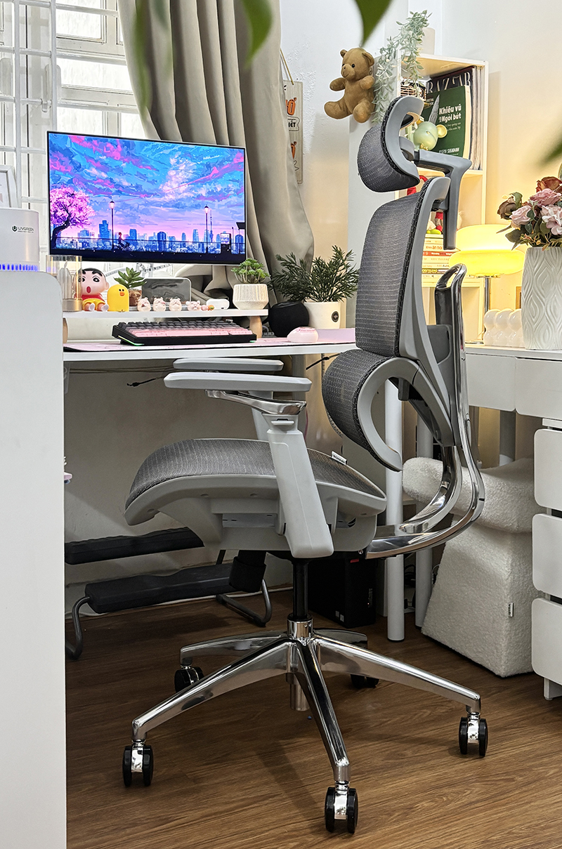 Ghế công thái học BC-1018V1 màu ghi tựa tay 5D, khung và chân nhôm đúc nguyên khối 26 Góc Ngang Của Ghế Công Thái Học BC-1018V1 Ghi