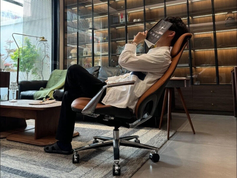 ngồi ghế công thái học đúng cách 