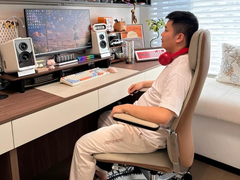 Mách bạn tư thế ngồi làm việc đúng cho dân công sở 3 tư thế ngồi làm việc đúng